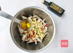 Illustration of how to make cold potato and chicken feet 11