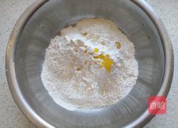 猪肉大葱馅小笼包的做法图解3