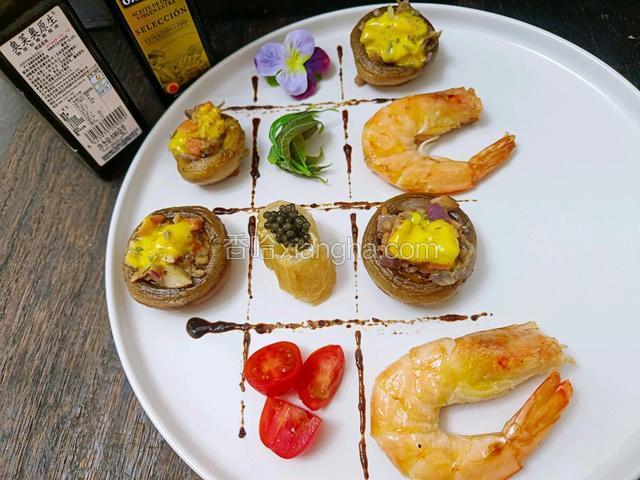 看看这一份，丰盛不丰盛！你来猜猜都有什么食材吧！