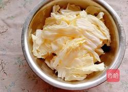 白菜炖鳗鱼干的做法图解3