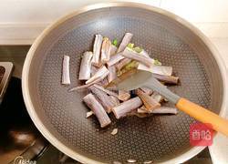 白菜炖鳗鱼干的做法图解10
