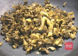 酸菜炒鱼籽的做法图解6