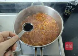 Illustration of home-style hot and sour soup 11