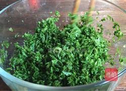 胡萝卜缨软饼的做法图解2