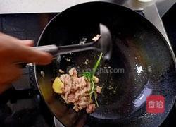 白菜炒肉丝的做法图解3