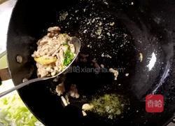 白菜炒肉丝的做法图解4