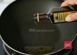 白玉菇炒肉的做法图解4