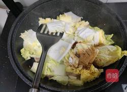 家常版白菜炖五花肉的做法图解6