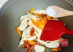 香肠炒茭白胡萝卜的做法图解4