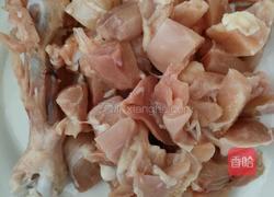 鸡肉炖蘑菇粉条的做法图解2