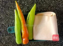 青椒炒豆腐皮的做法图解1