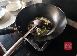 葱爆鱿鱼卷的做法图解7