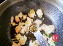 蟹味菇炒辣椒的做法图解4