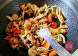 蟹味菇炒辣椒的做法图解7