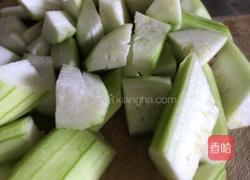 丝瓜炒肉的做法图解2