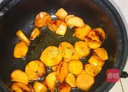 Illustration of how to fry sweet potato slices 6