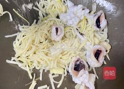 墨鱼笋丝炒韭菜花的做法图解3