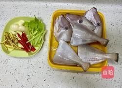 豆酱焖剥皮鱼的做法图解1