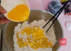 咸蛋黄月饼的做法图解3