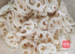 莲藕炒肉片的做法图解1