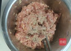 干炸丸子的做法图解3