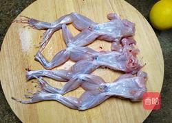 泡椒牛蛙的做法图解2