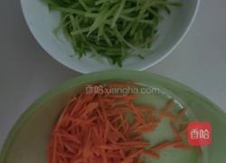 双丝煎蛋的做法图解1