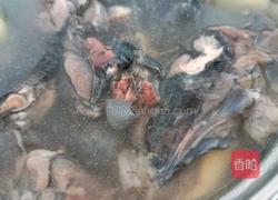 番茄乌鸡汤的做法图解1