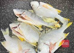 香煎黄脚腊的做法图解2