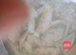 酸菜巴沙鱼的做法图解4