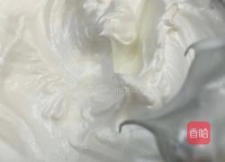 不爆顶戚风蛋糕的做法图解1