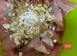 酸汤乌鱼片的做法图解2