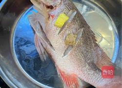 清蒸红鱼的做法图解3