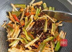 鸡蛋炒盐豆的做法图解3