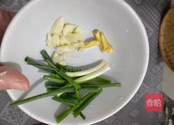 炒三点蟹的做法图解2
