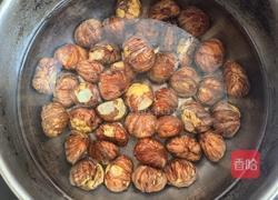 栗子焖鸡的做法图解2