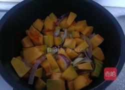 南瓜浓汤的做法图解3