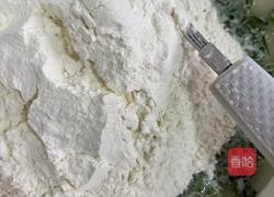 葱香咸口小饼干的做法图解2