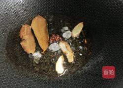 牛肉萝卜煲的做法图解2