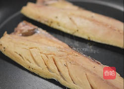 黑松露酱香煎青花鱼的做法图解3