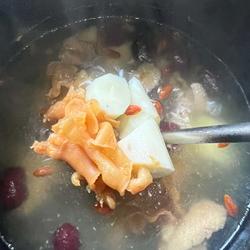 鱼胶淮山鸡汤的做法[图]