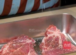 黑松露奶油猪排的做法图解2