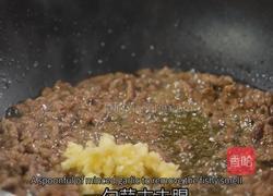 黑松露彩椒牛肉炒饭的做法图解4