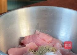 菠菜滑肉汤的做法图解2