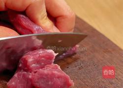 孜然土豆牛肉粒的做法图解1