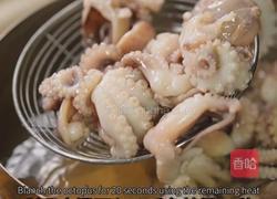 黑松露酱土豆烩章鱼的做法图解3
