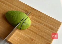 法式黑松露牛油果烘蛋的做法图解2