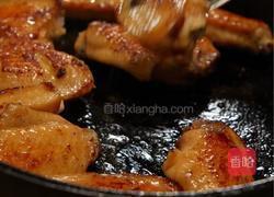 谁能拒绝这锅玉米鸡翅煲的做法图解3