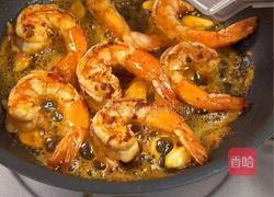 鲜到原地封神！蒜香口蘑大虾在家轻松复刻的做法图解5