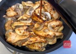 黑椒口蘑煎鸡肉的做法图解7
